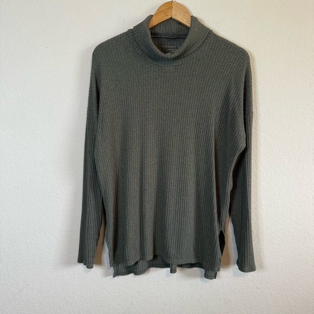 American Eagle Super Soft Long Sleeve Ribbed Dark Green Turtleneck Shirt Size XS